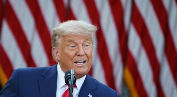 Trump pressiona secretário da Geórgia a recalcular votos a seu favor, diz jornal