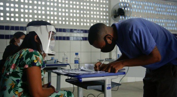Apesar de maioria da população ser mulher e preta ou parda, Pernambuco elege mais representantes homens e brancos