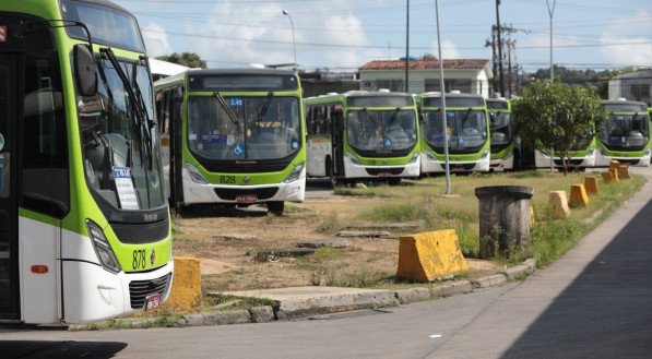 O Estado quer que seja mantida a oferta de 70% da frota de ônibus nos horários de pico (das 5h às 9h) e de 50% no restante dos horários