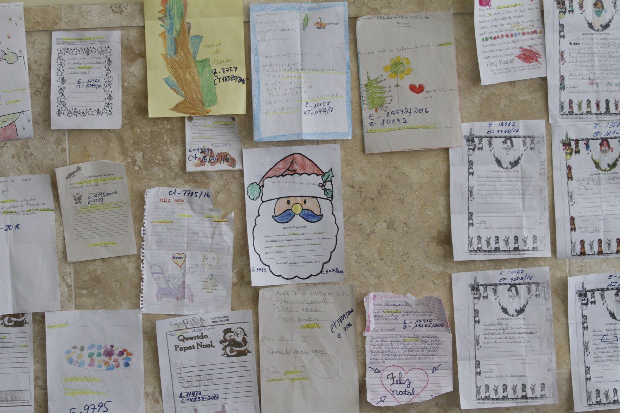 Mais de 100 mil cartas ao Papai Noel dos Correios já foram adotadas no país