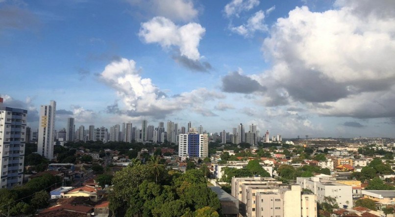 A previs&atilde;o do tempo &eacute; de c&eacute;u parcialmente nublado no Grande Recife; n&atilde;o deve chover