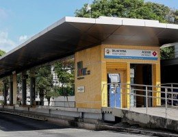 Estações de BRT sofrem sem refrigeração há mais de cinco anos, estimulam as invasões e atrapalham a concessão pública