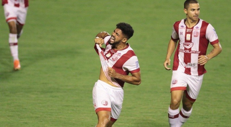 primeiro gol do N&aacute;utico de Bryan no Jogo entre os times do N&aacute;utico e Guarani valido pelo Campeonato Brasileiro da s&eacute;rie B. Partida realizada no est&aacute;dio dos Aflitos.