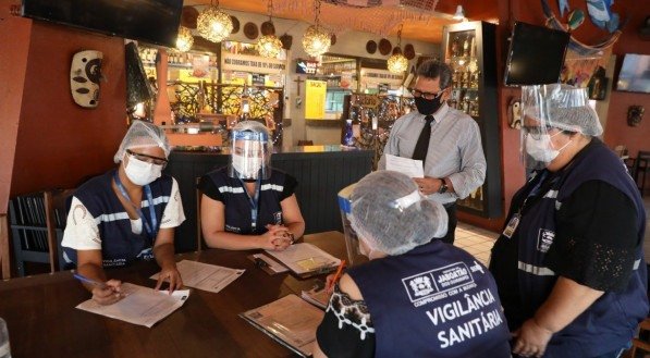 Bares e restaurantes são fiscalizados em Jaboatão para reforçar combate à covid-19