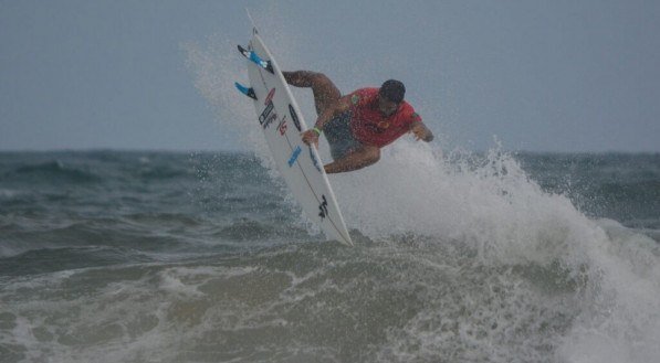 RODRIGO CALZONE/CBSURF