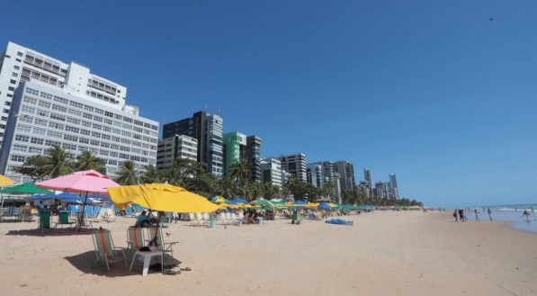 Areias na Zona Sul do Recife ficaram movimentadas logo cedo
