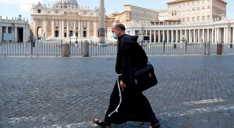 Vaticano planeja campanha de vacinação rápida contra a covid-19