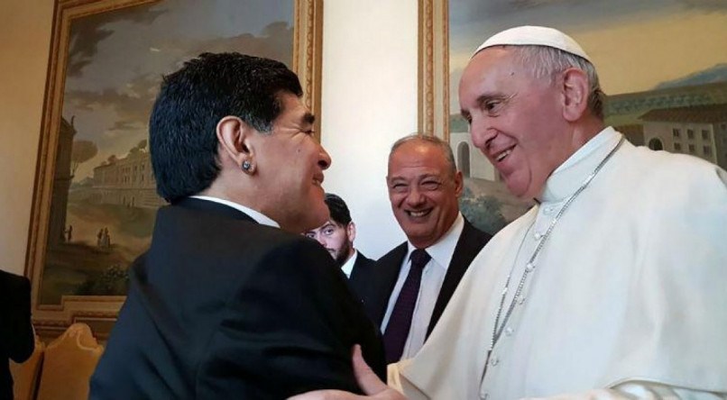 MEM&Oacute;RIA Papa Francisco relatou que conheceu Maradona em 2014