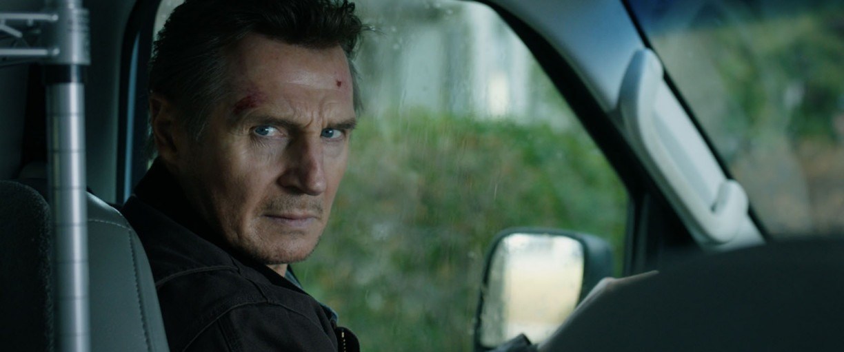Amor subverte ação em 'Legado Explosivo', novo filme com Liam Neeson