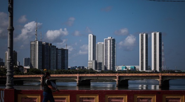 PE - CIDADE - PONTES DO RECIFE CIDADES - Deteriora&ccedil;&atilde;o das pontes do centro do Recife (PONTE MAUR&Iacute;CIO DE NASSAU) FOTO: FELIPE RIBEIRO/JC IMAGEM