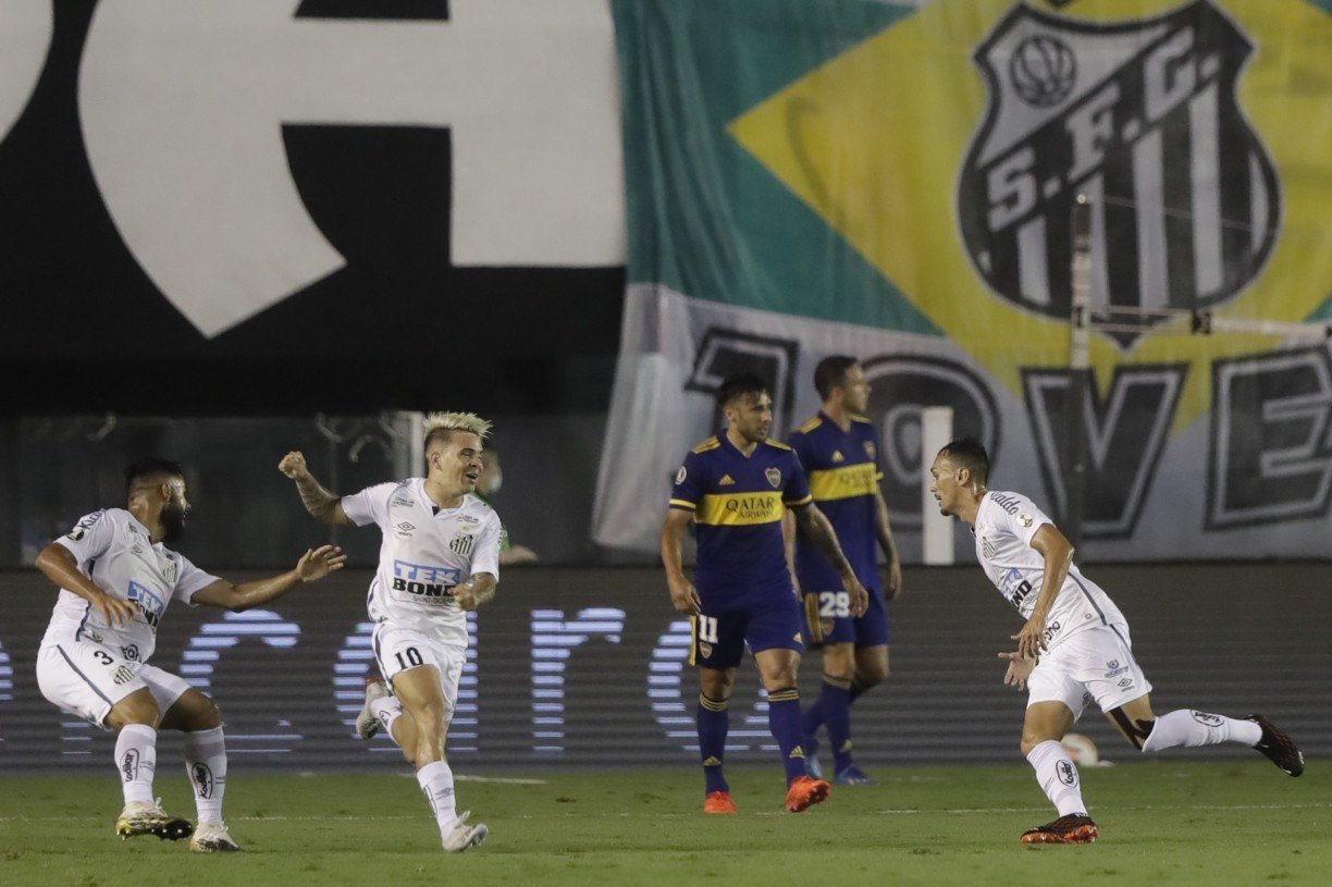 Santos atropela Boca com 3x0 e fará final da Liberta contra Palmeiras