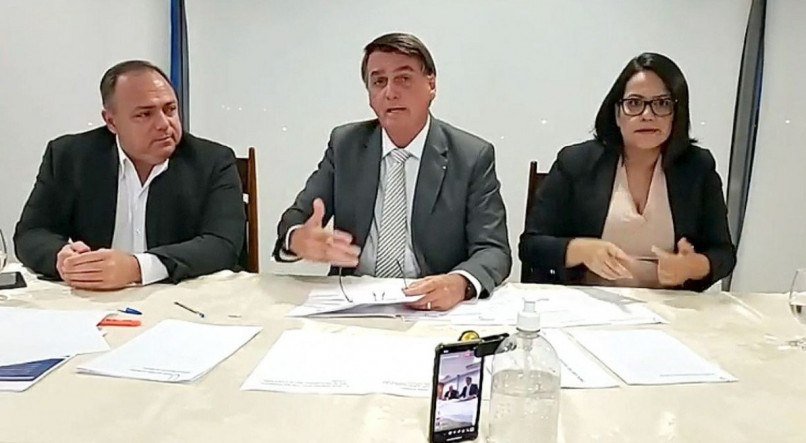 Pazuello diz que pasta vai priorizar entrega de oxigênio em Manaus