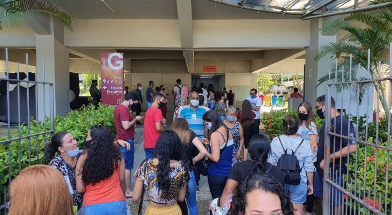 AVALIA&Ccedil;&Atilde;O Nesse domingo, estudantes fizeram a reda&ccedil;&atilde;o e provas de linguagens e ci&ecirc;ncias humanas
