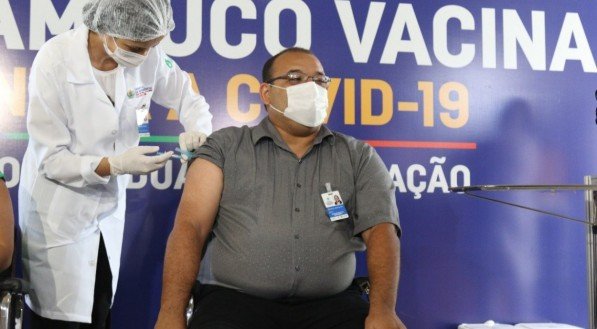 Dr. Manoel Lopes, coordenador da UTI do Hospital de Refer&ecirc;ncia da Covid-19, Unidade Boa Viagem