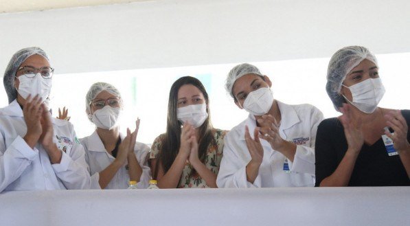 Vacina&ccedil;&atilde;o no Hospital de Refer&ecirc;ncia Unidade Boa Viagem Covid-19, antigo Alfa, localizado no bairro de Boa Viagem, na Zona Sul