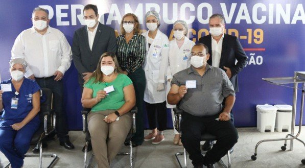 Vacina&ccedil;&atilde;o no Hospital de Refer&ecirc;ncia Unidade Boa Viagem Covid-19, antigo Alfa, localizado no bairro de Boa Viagem, na Zona Sul