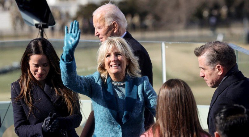 Jill Biden, primeira-dama dos EUA, se submeteu a uma cirurgia para retirada de les&otilde;es cancer&iacute;genas