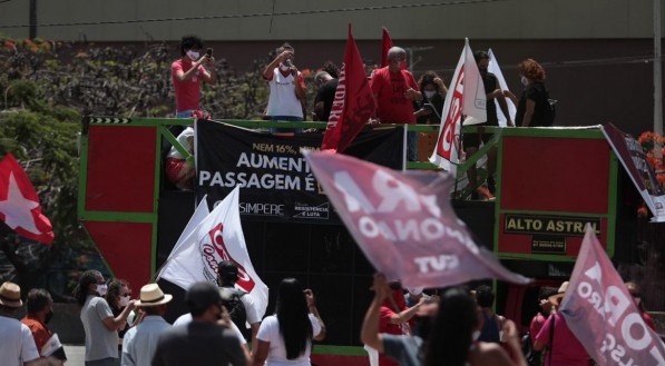 Em janeiro, opositores de Bolsonaro j&aacute; haviam realizado outra carreata no Recife pedindo o impeachment do presidente
