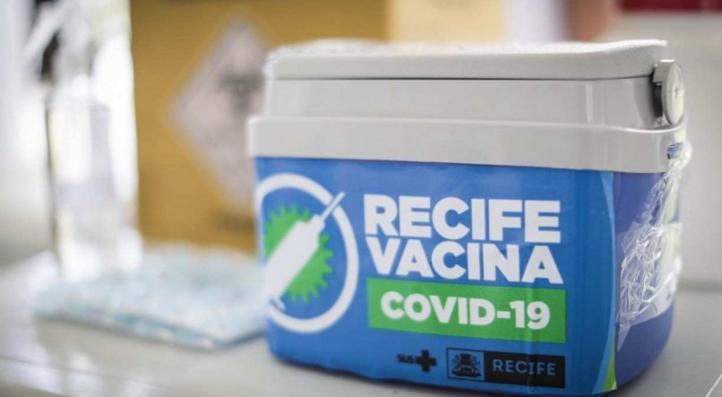 Campanha de vacina&ccedil;&atilde;o de idosos com 85 anos ou mais teve in&iacute;cio no Recife