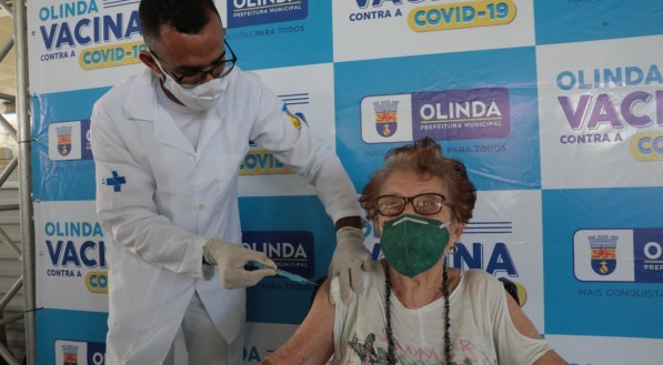 Vacina&ccedil;&atilde;o idosos Olinda.