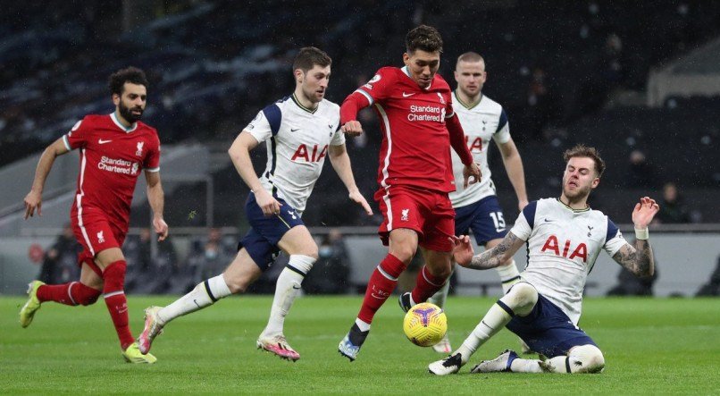 Firmino abriu o placar para o Liverpool