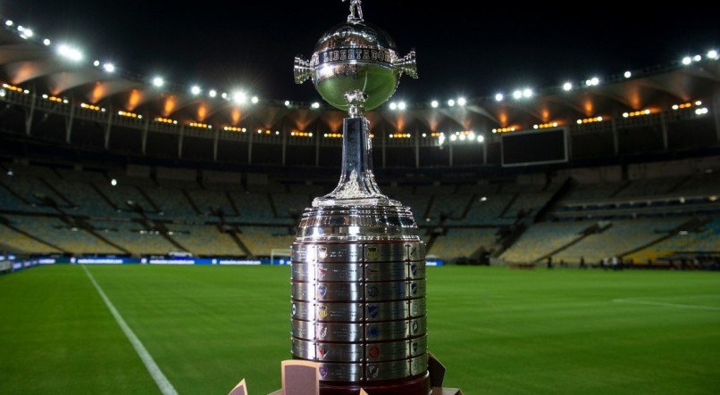 A ta&ccedil;a que vai para o campe&atilde;o da Libertadores 2024