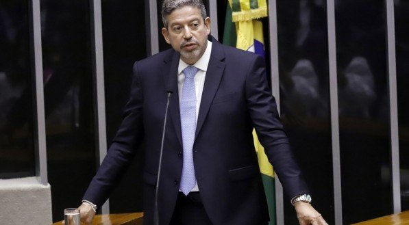 Arthur Lira anula bloco de Baleia Rossi e determina nova eleição para cargos da Mesa Diretora