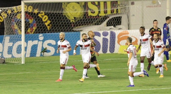 Gabigol marcou o primeiro gol do Flamengo e poderia ter balan&ccedil;ado mais vezes a rede