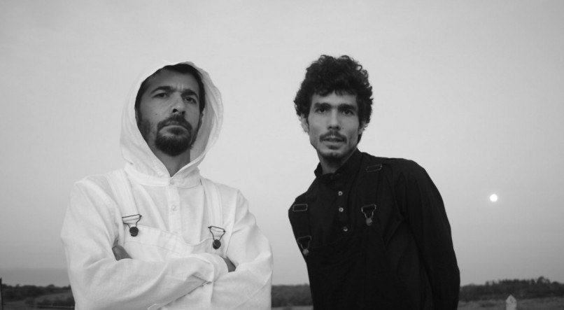 O disco 'Artista' &eacute; o primeiro &aacute;lbum em dupla dos irm&atilde;os Helton e Vertin