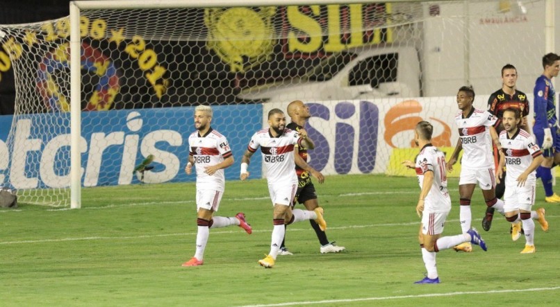 Gabigol marcou o primeiro gol do Flamengo e poderia ter balan&ccedil;ado mais vezes a rede