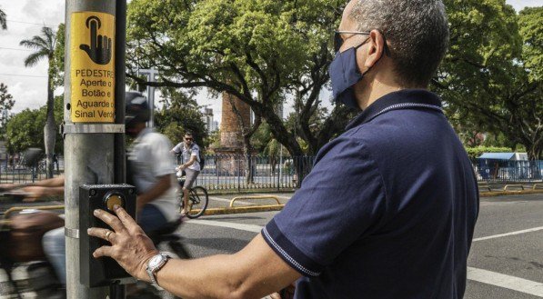 Recife implanta semáforos para acessibilidade de pessoas cegas 