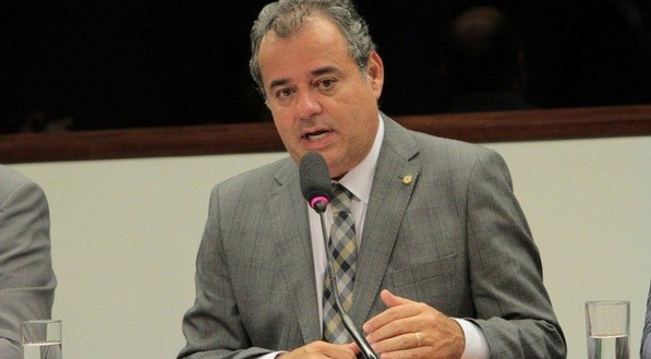 Oposição quer elevar valor do auxílio emergencial para R$ 600