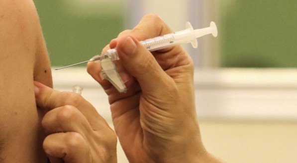 Vacina&ccedil;&atilde;o contra a hepatite A em usu&aacute;rios de PrEP deve ser realizada em esquema de duas doses