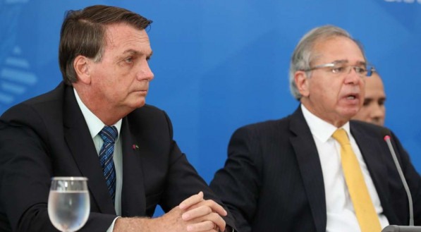 Bolsonaro ao lado do ministro da Economia Paulo Guedes 