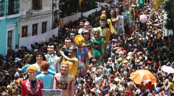  13-02-2018 -  CARNAVAL 2018 - OLINDA - PERNAMBUCO - CIDADES - Desfile dos bonecos Gigantes de Olinda.