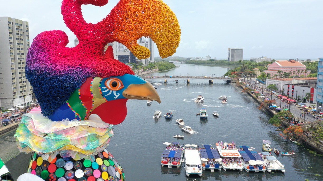 Enquete: Qual é o Galo Gigante mais bonito dos últimos anos do Carnaval do Recife?