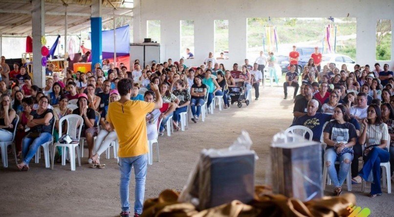 O evento normalmente &eacute; promovido na semana carnavalesca por igrejas crist&atilde;s, evang&eacute;licas e cat&oacute;licas, para reunir fi&eacute;is em &aacute;reas distantes das festas