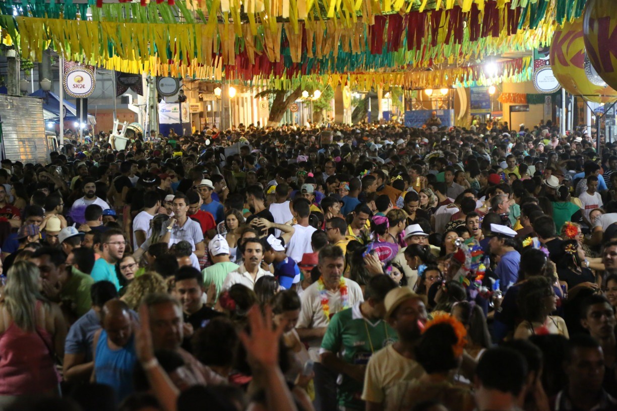Vereadores do Recife e de outras capitais cobram posicionamento de prefeitos a respeito do Carnaval 2022