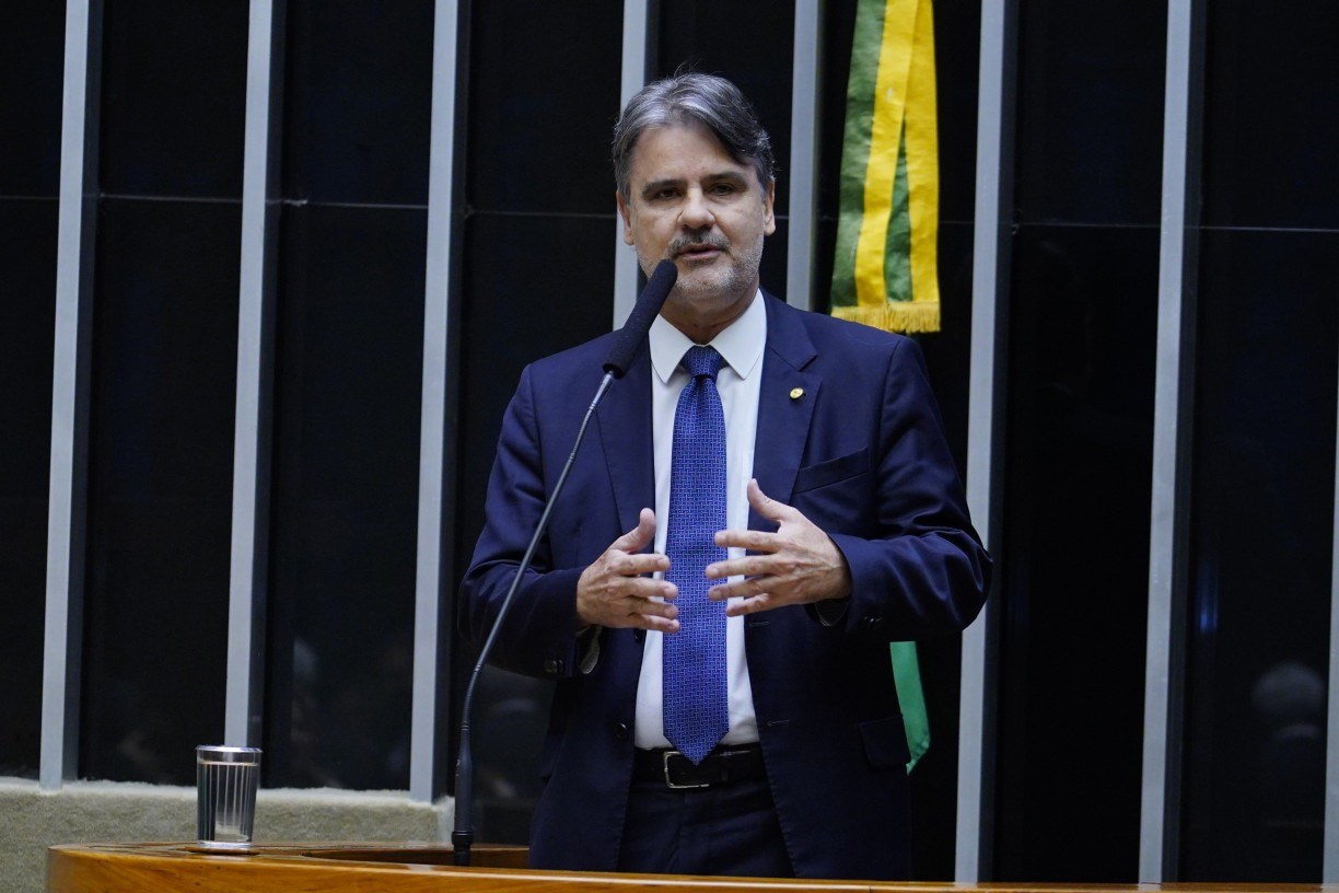 Presidente do MDB-PE, Raul Henry aposta em Simone Tebet para vencer Lula e Bolsonaro