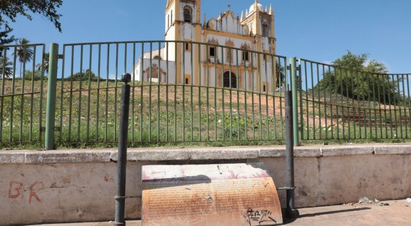 A&ccedil;&atilde;o de pichadores no S&iacute;tio Hist&oacute;rico de Olinda.