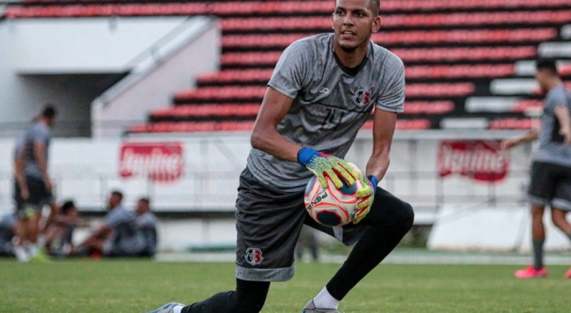 GOLEIRO Filipe Silva, 23 anos, que teve passagem pelo Santos,  &eacute; o primeiro refor&ccedil;o do Santa Cruz para 2021 
