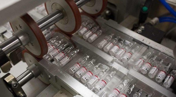 Briga de farmacêutica com Anvisa deixa governadores sem prazo para receber vacina russa Sputnik V