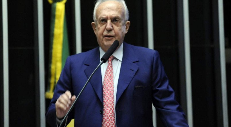 "Decisão judicial se cumpre. Porém, independente do juízo", declarou o senador Jarbas Vasconcelos
