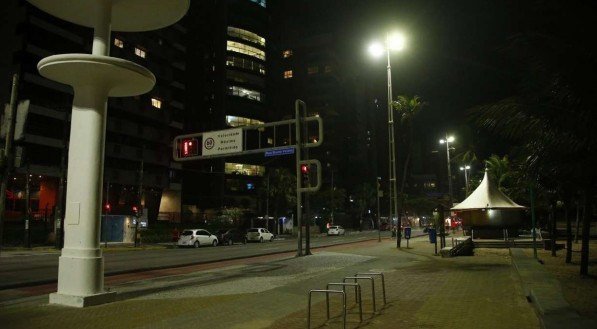 Iniciou a partir dessa quarta-feira o novo lockdown instaurado pelo Governo do Estado, onde a partir das 20h da noite apenas os servi&ccedil;os essenciais podem estar abertos.