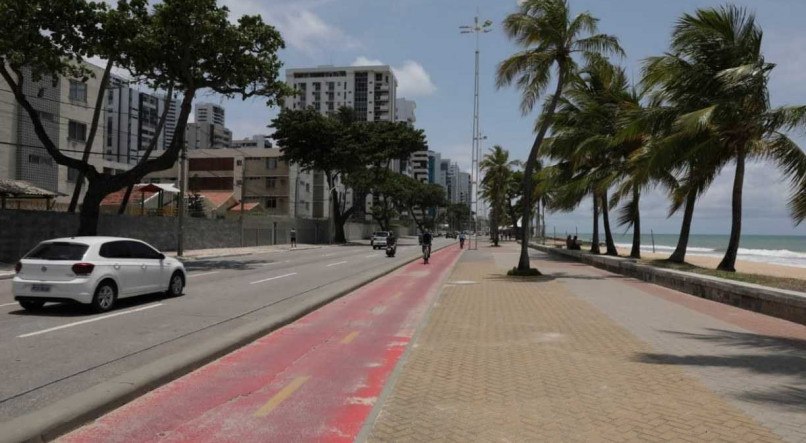 Foto ilustrativa da orla de Boa Viagem, na Zona Sul do Recife