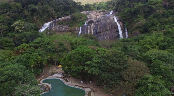O Parque Ecoturístico da Cachoeira do Urubu em Primavera