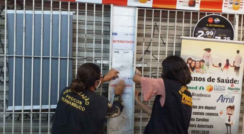 Desde o in&iacute;cio das medidas restritivas em Pernambuco, Procon j&aacute; interditou 13 estabelecimentos