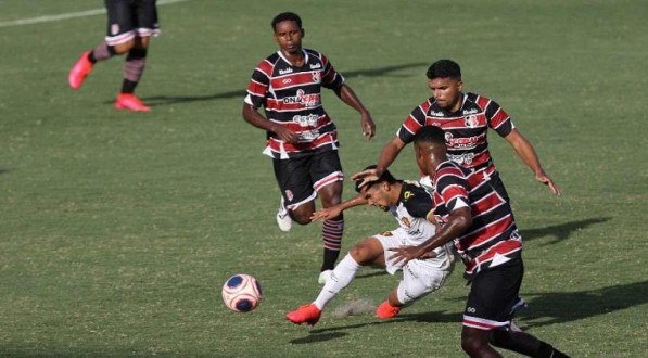 &Uacute;ltimo jogo do Santa Cruz contra o Sport terminou empatado em 1x1