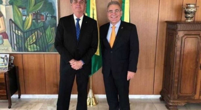 Presidente Jair Bolsonaro (sem partido) e novo titular da Sa&uacute;de, Marcelo Queiroga