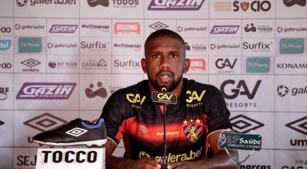 QUERENDO JOGAR Pernambucano de Bel&eacute;m de S&atilde;o Francisco, atacante Jonas Tor&oacute; quer logo entrar em campo com a camisa rubro-negra